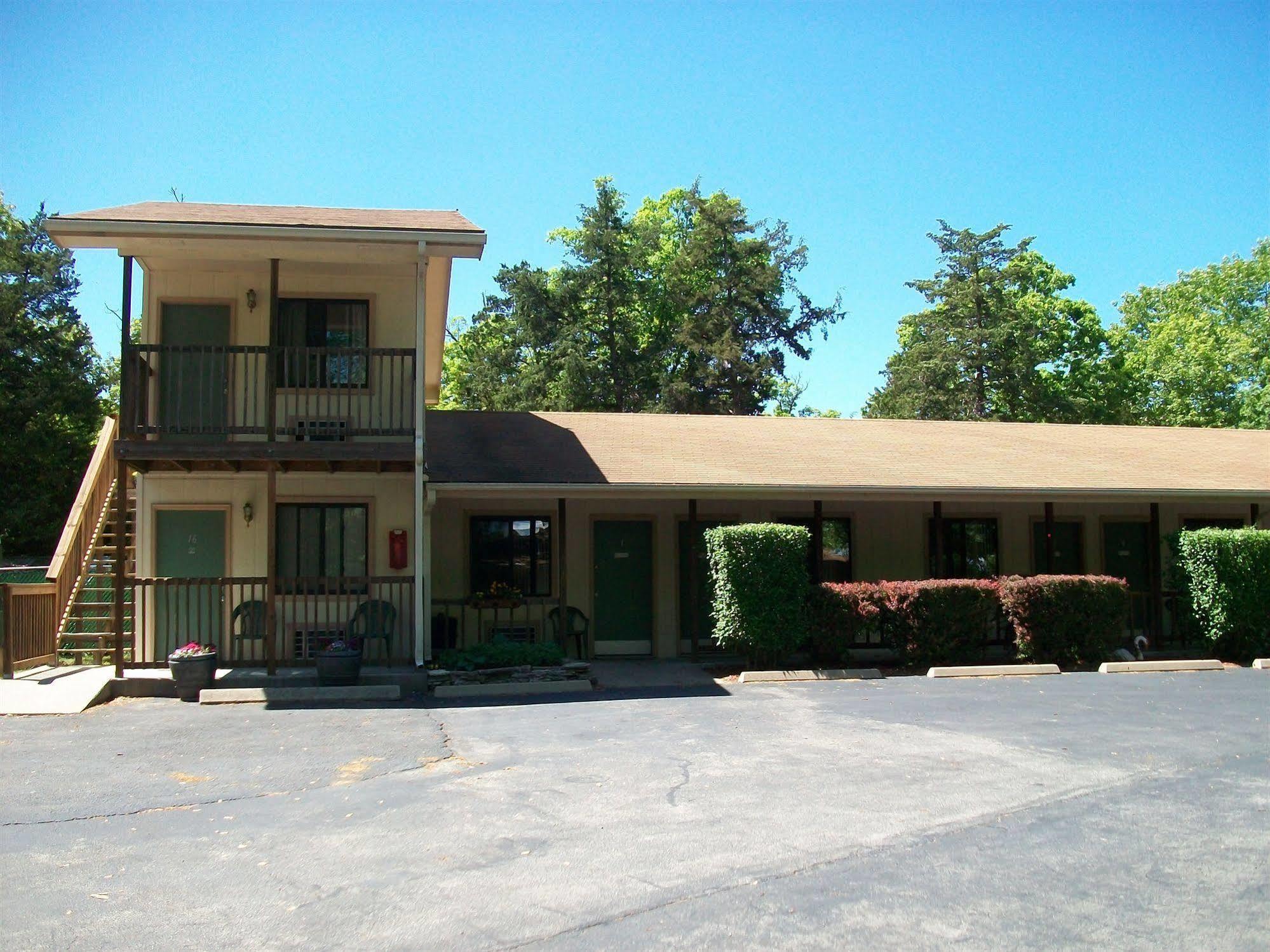 Shady Acre Inn And Suites Branson West Exterior photo